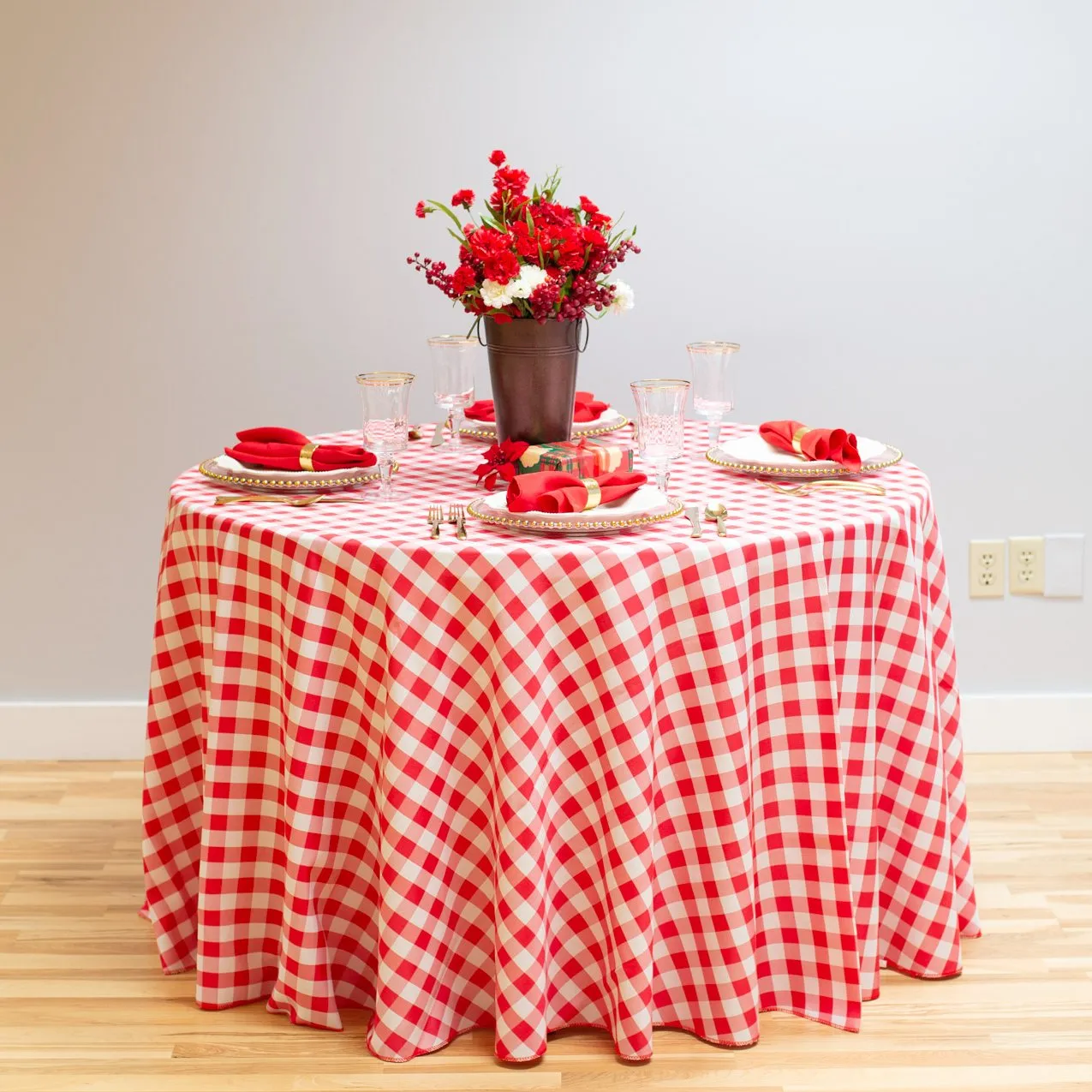 108 in. Round Polyester Tablecloth Checkered (4 Colors)
