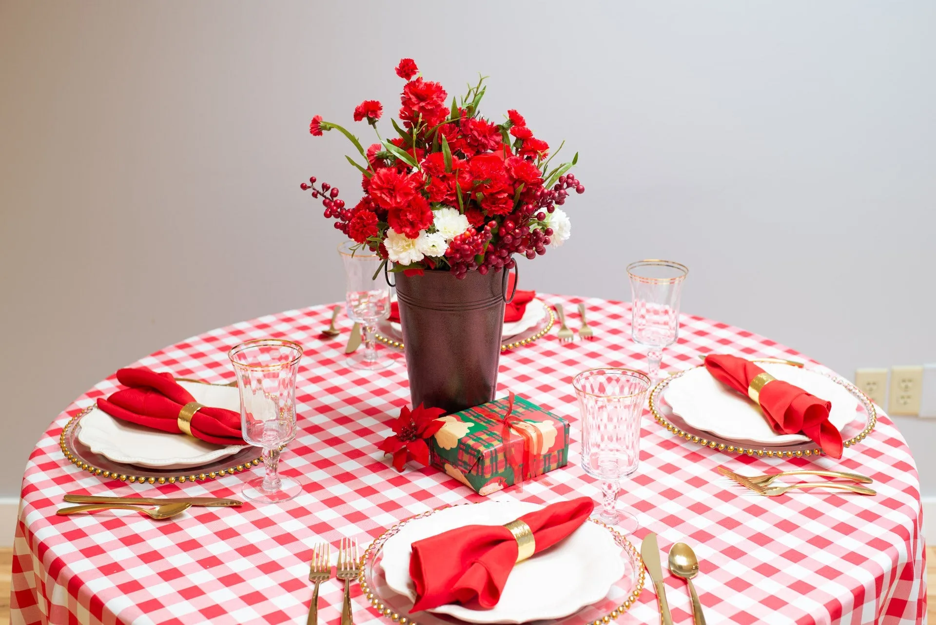 108 in. Round Polyester Tablecloth Checkered (4 Colors)