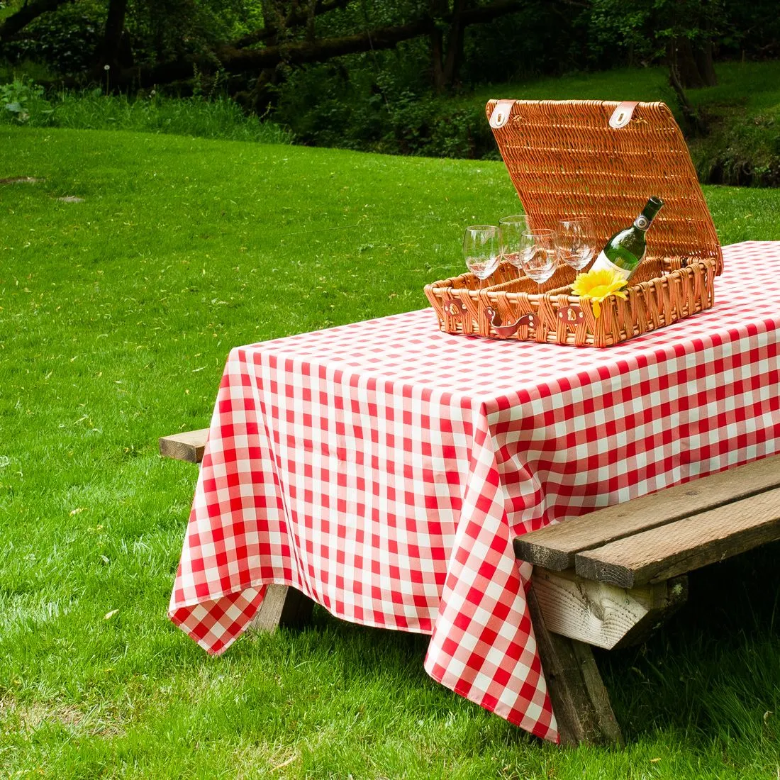 Bargain 60 X 126 in. Rectangular Tablecloth Red & White Checkered