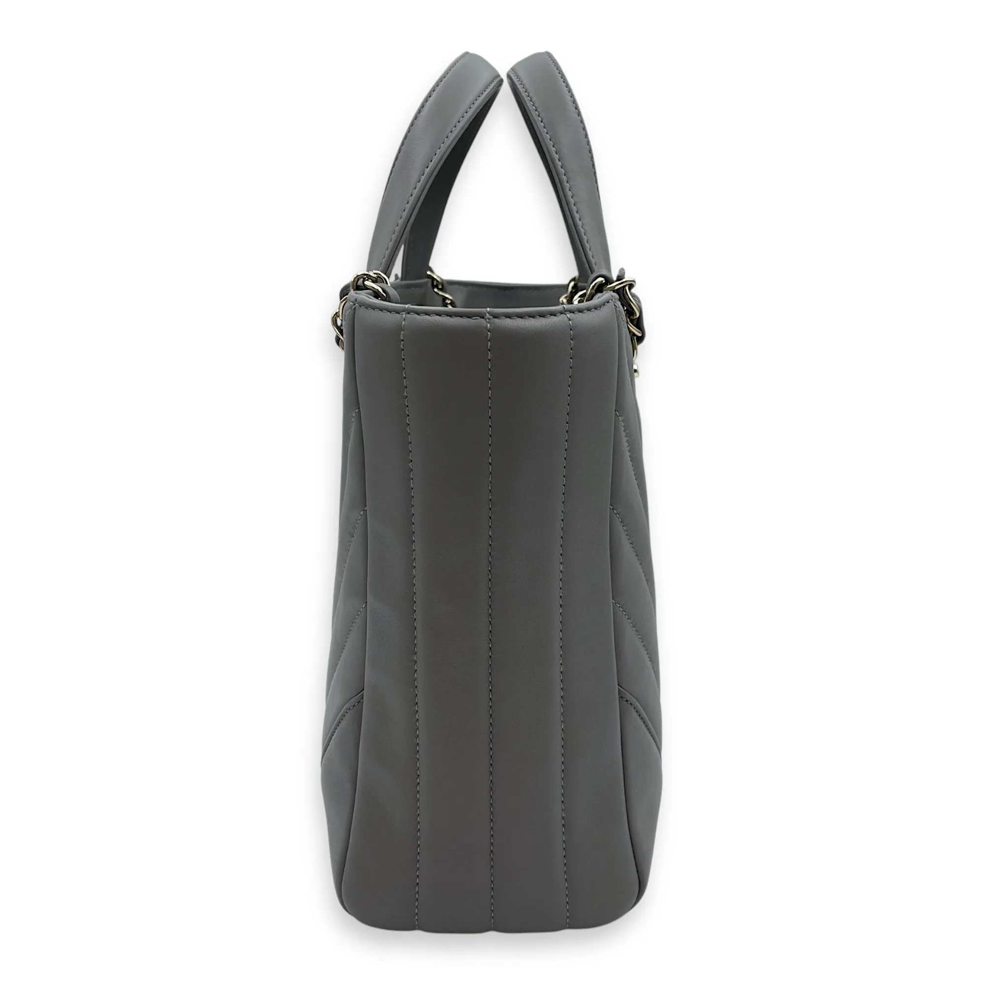 Chevron Print Seasonal Tote 25x21x9cm Grey Shoulder Bag in Lambskin, Gold hardware
