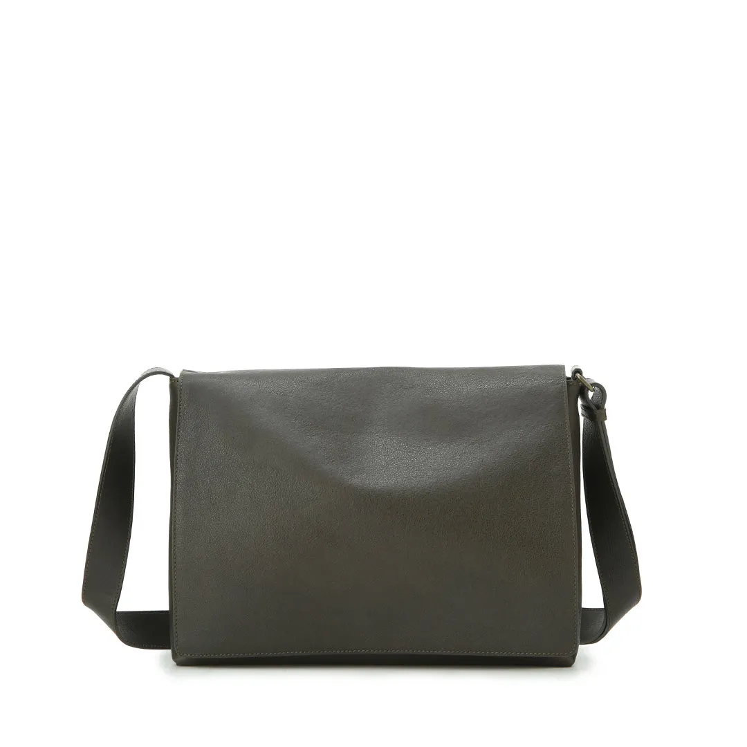 Grained Flap Shoulder