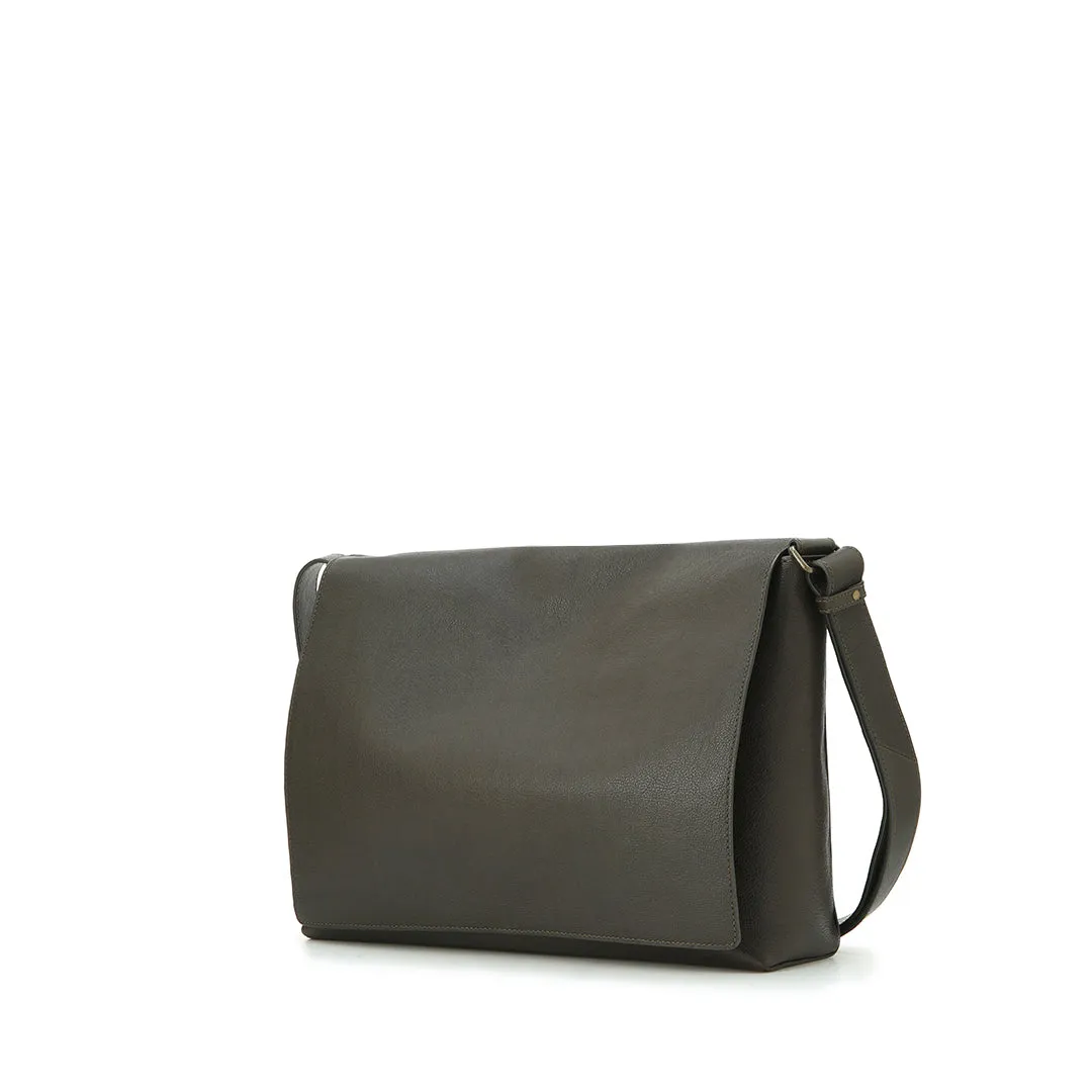 Grained Flap Shoulder