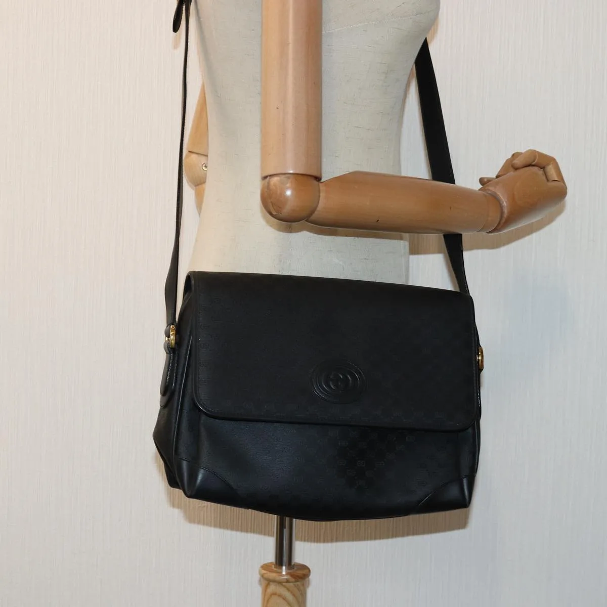 GUCCI Micro GG Supreme Shoulder Bag PVC Black Gold 001 116 0924 85388