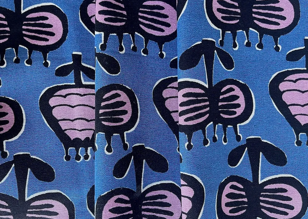 Mid-Weight Crowned Tulips Periwinkle Quilting Cotton (Made in Japan)