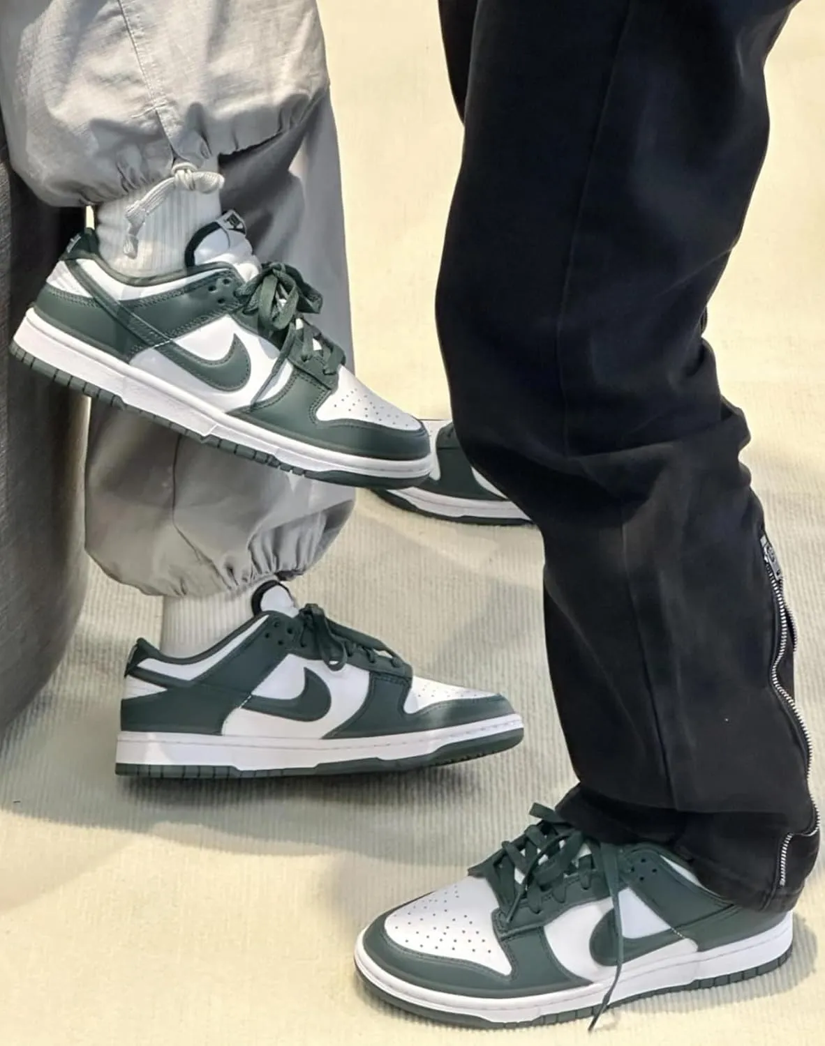 Nike Mens Dunk Low Retro Shoes