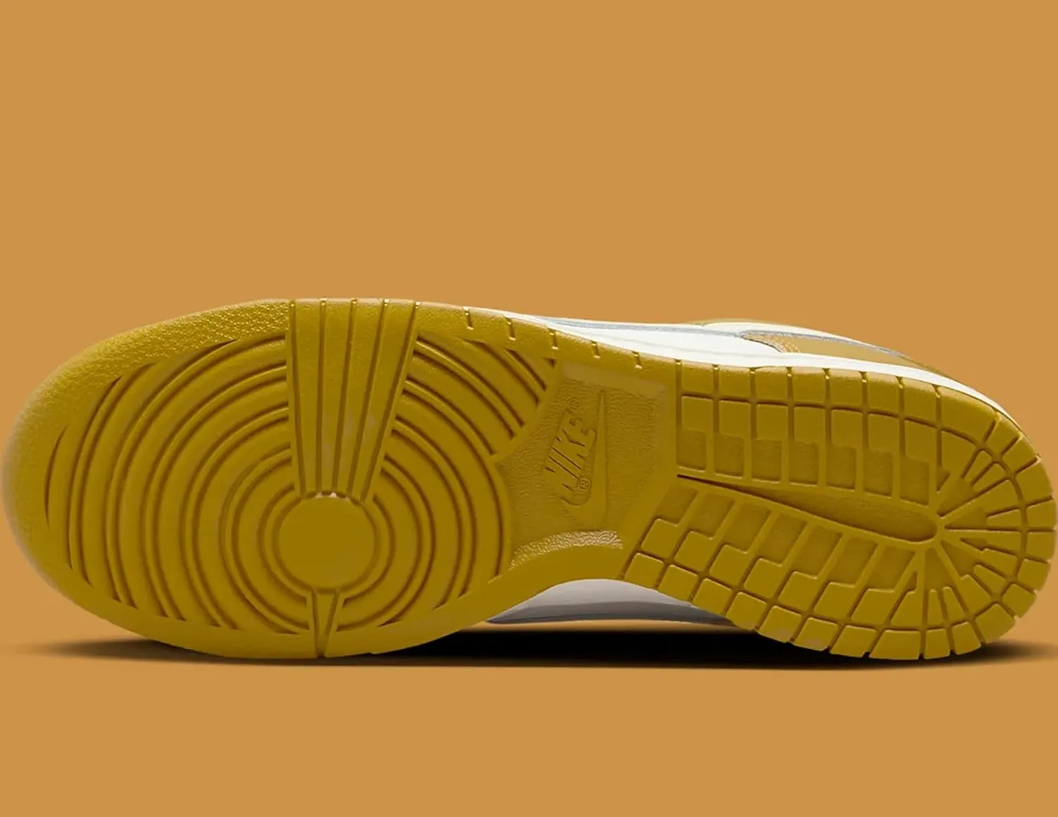 Nike Men's Dunk Low Retro