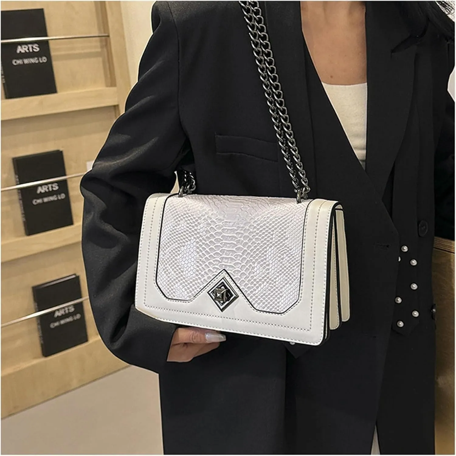 PU Leather Snakeskin Print Crossbody Chain Shoulder Bag, Fashion-Retro Women's Bag, Shoulder Bag (White)