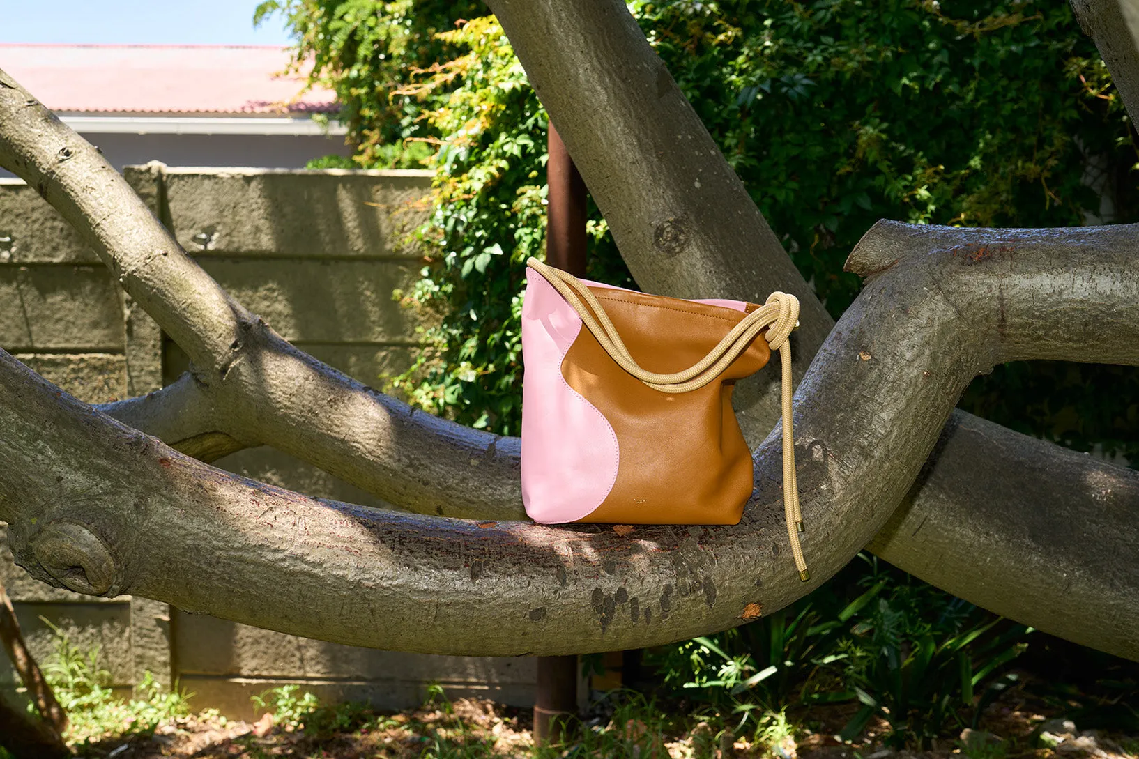 Ripple Tote - Tan / Candy Pink