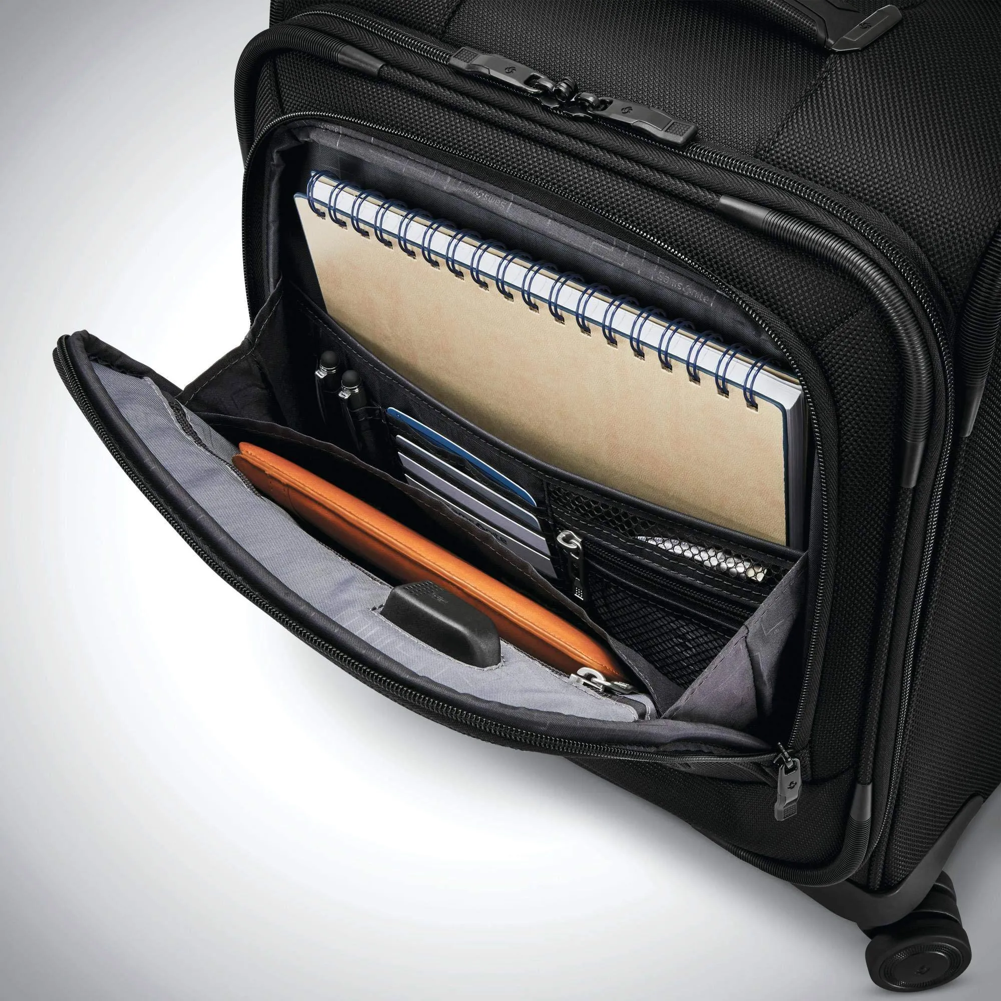 Samsonite Lineate Carry-On Underseat Spinner