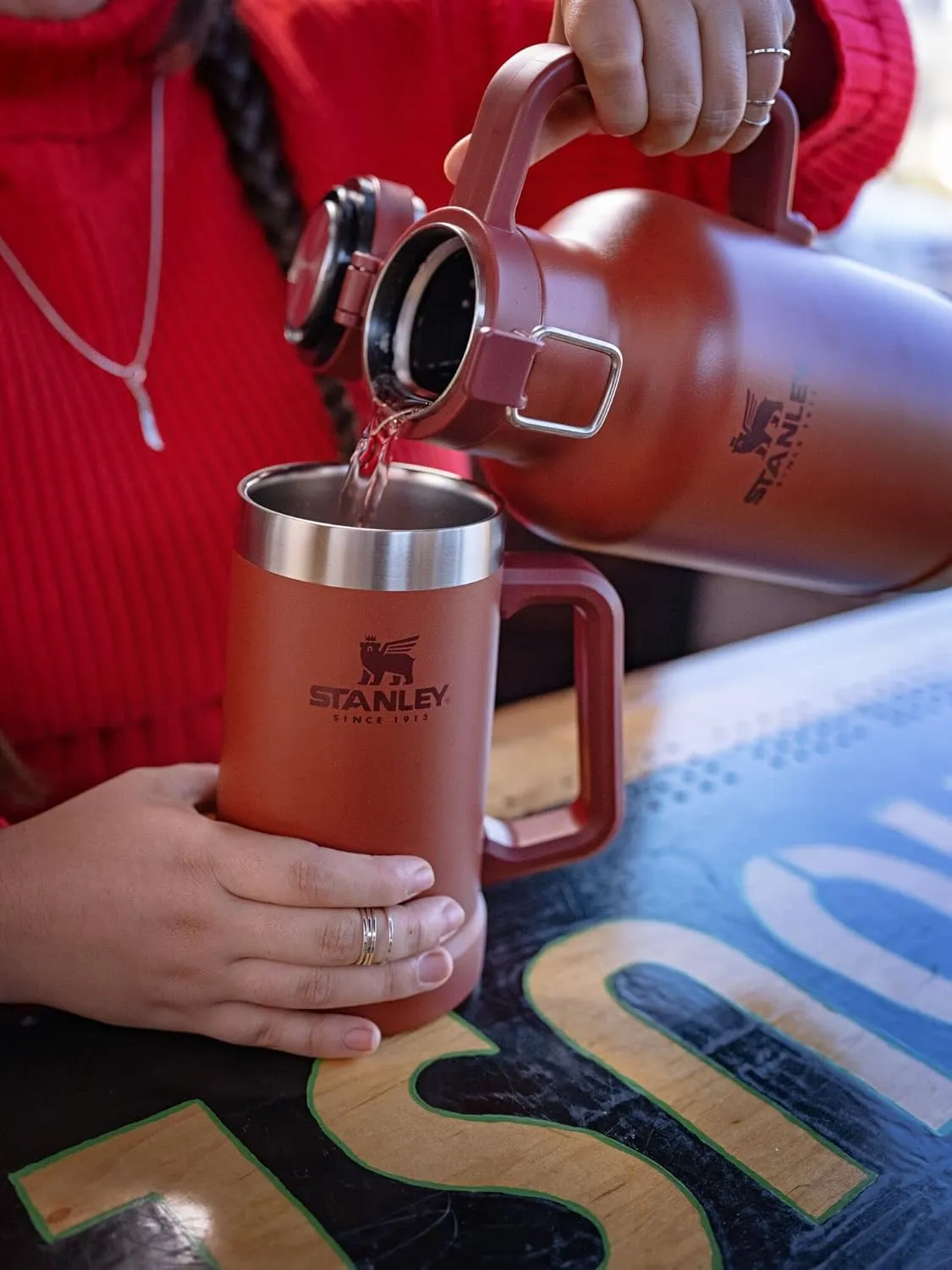 STANLEY Classic The Easy-Pour Growler 64OZ Cinnamon