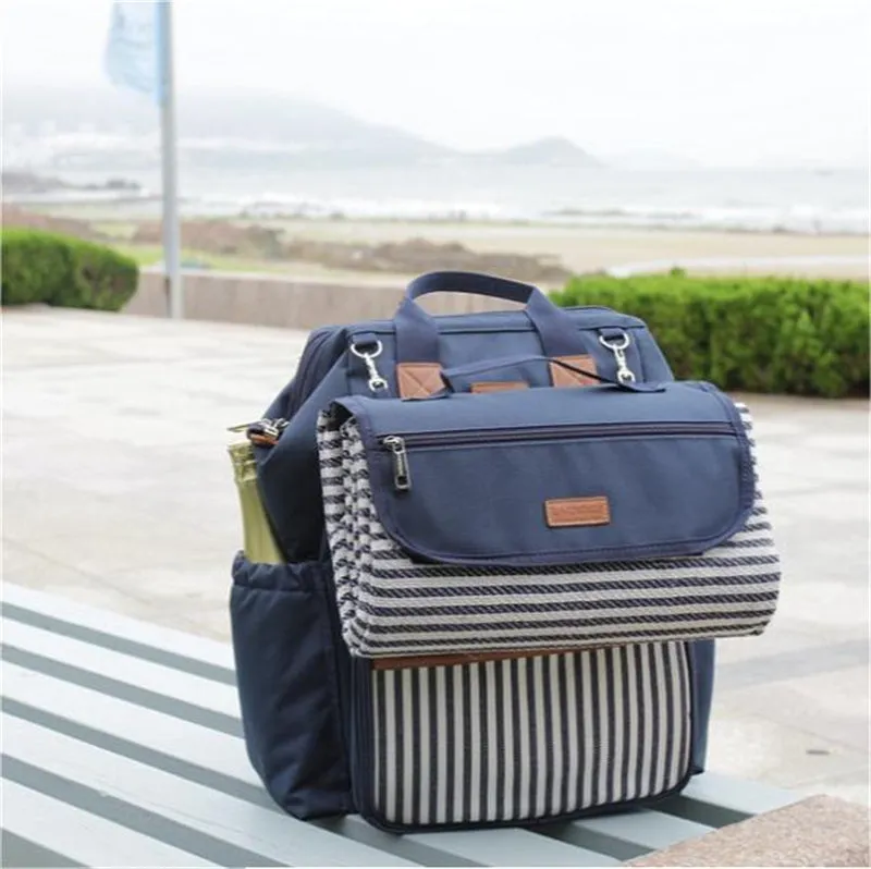 Wide Open Picnic Backpack Bag for 4