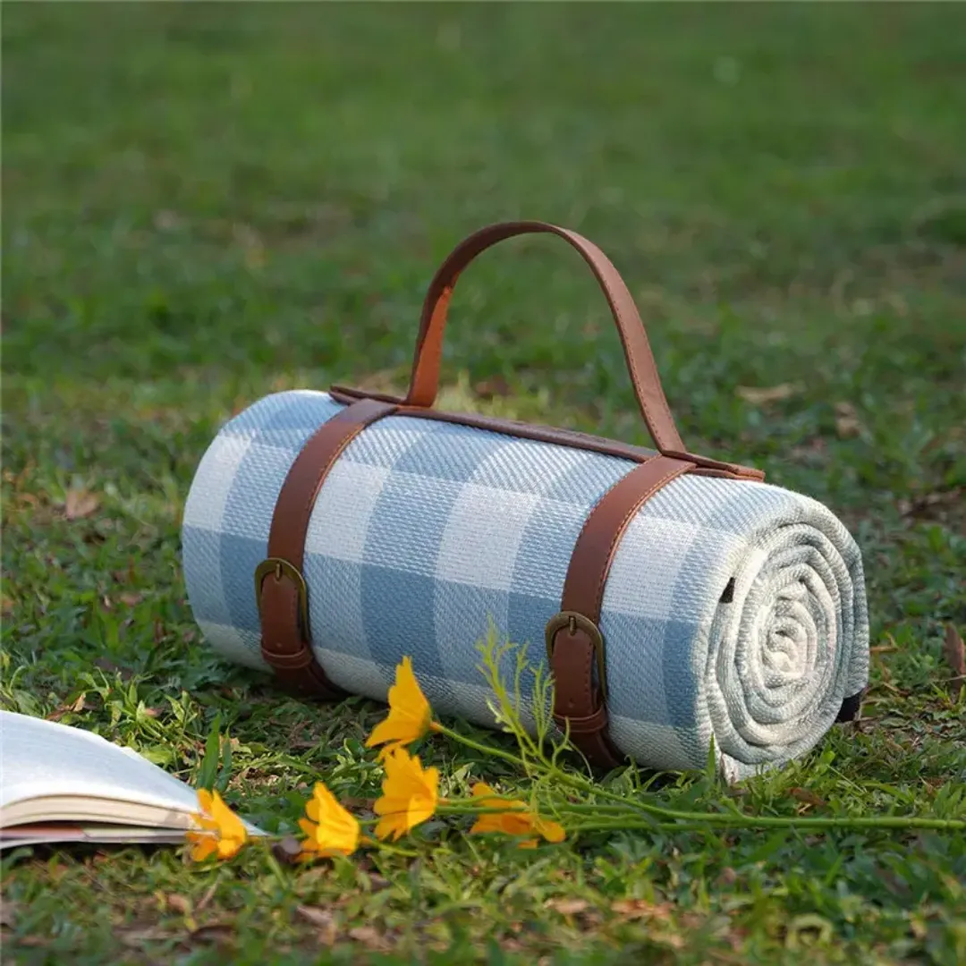 Wimberley Waterproof Picnic Blanket with handle: Light Blue