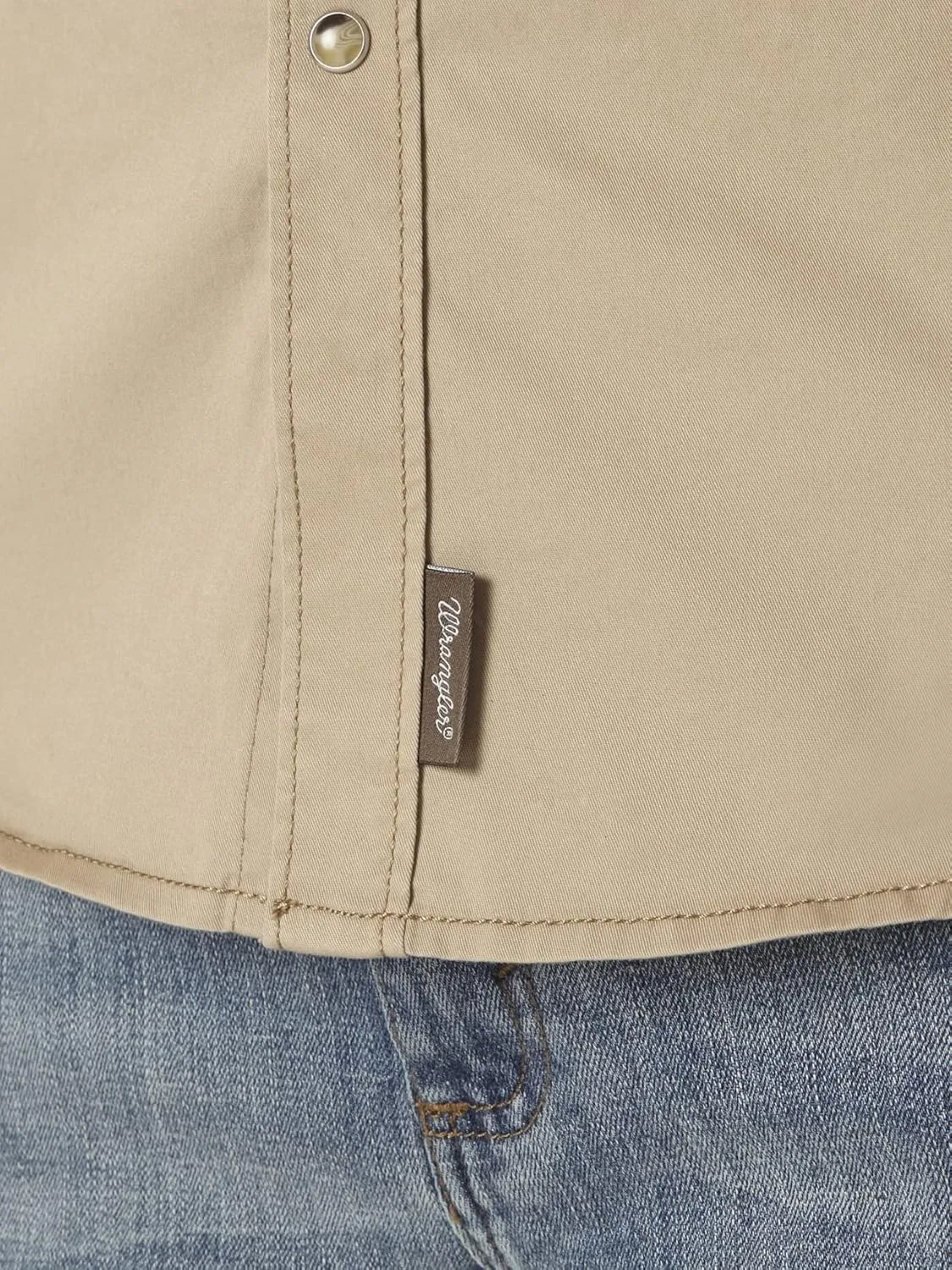 Wrangler Men's Retro Two Pocket Long Sleeve Snap Shirt